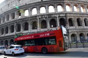 Rome holiday bus sightseeing colossus 