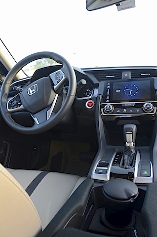 Honda Civic 2016 screen