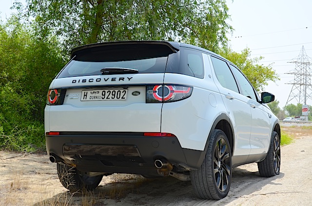 land-rover-discovery-sport-2016-rear