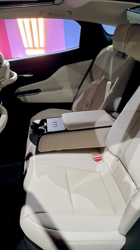 Toyota Crown 2023 comfort features