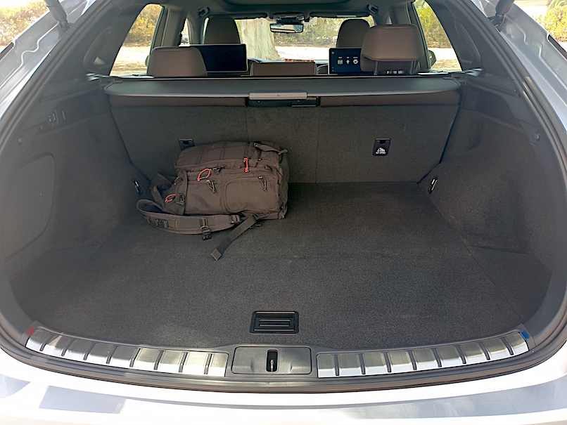 Lexus RX 350h 612 Litre boot space