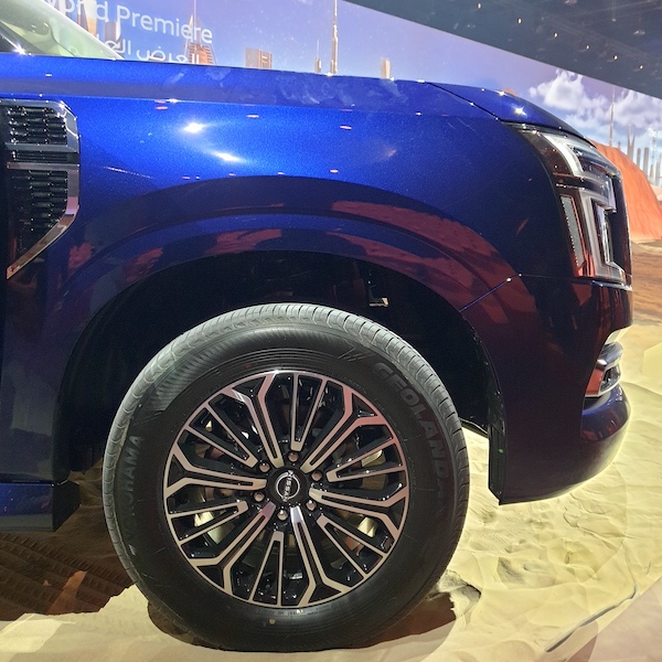 Nissan Patrol Y63 22 inch wheels