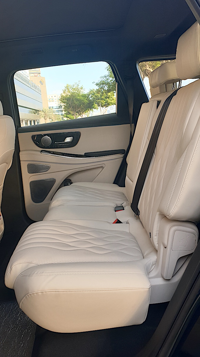 Exeed VX midsize SUV seats