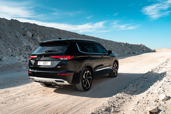 Mitsubishi Outlander light Off road SUV 