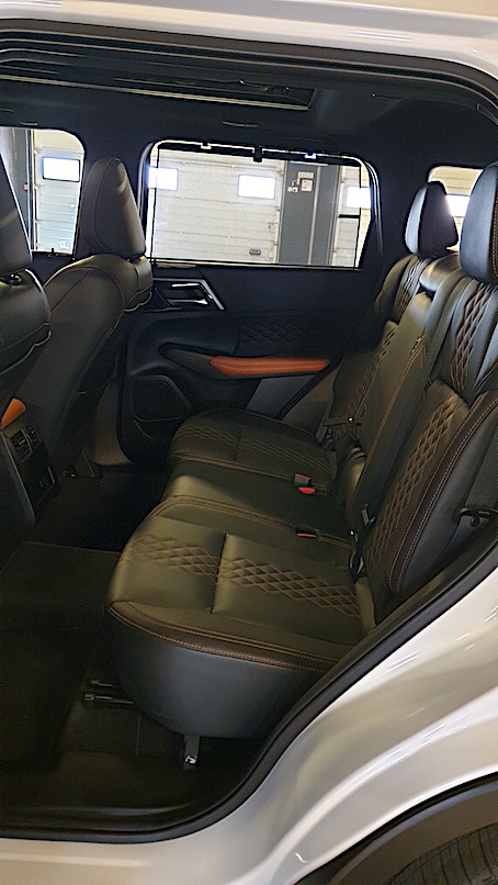 Mitsubishi Outlander 2025 seats