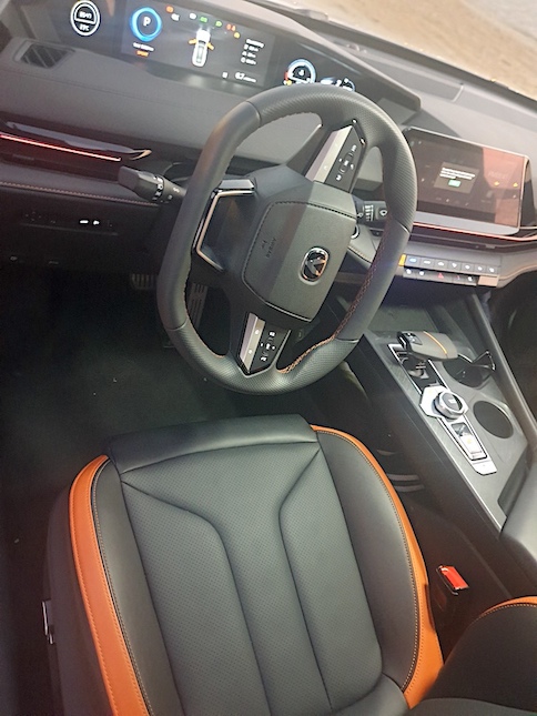 Changan Uni V sedan cabin technology