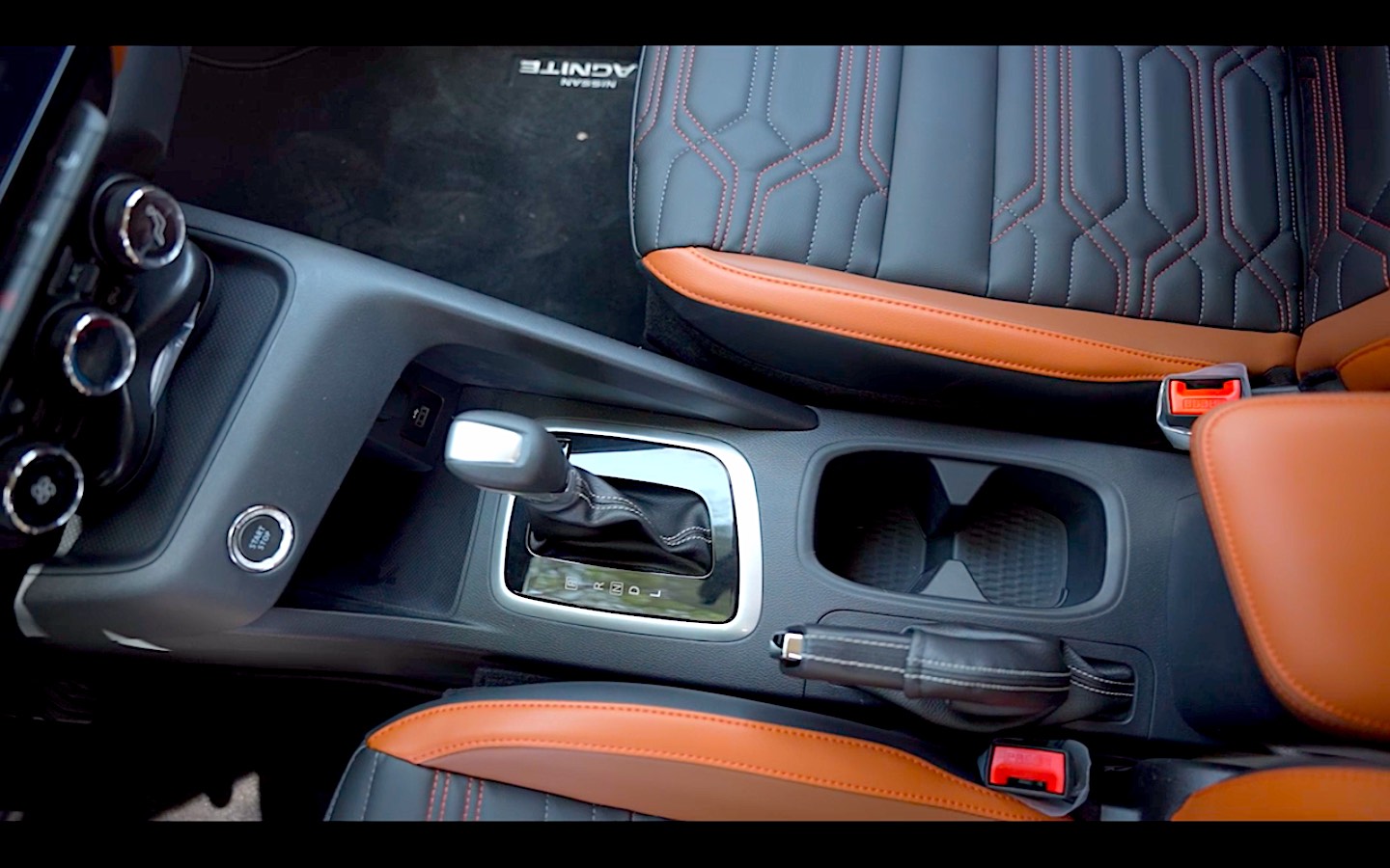 Nissan Magnite 2025 console storage