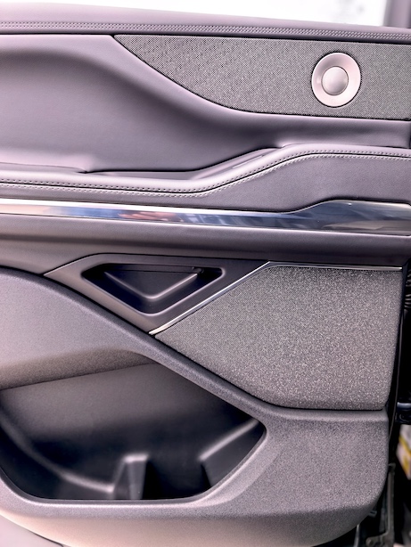 Lincoln Navigator 28 Revel speakers