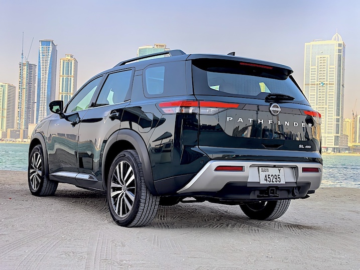 Nissan Pathfinder family SUV 7 seat