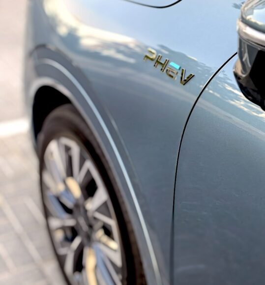 Soueast S08 hybrid SUV