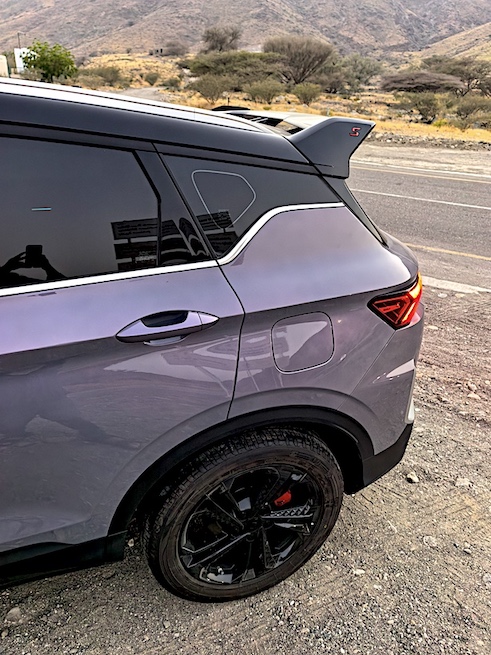 Geely Coolray 2026 sporty spoiler