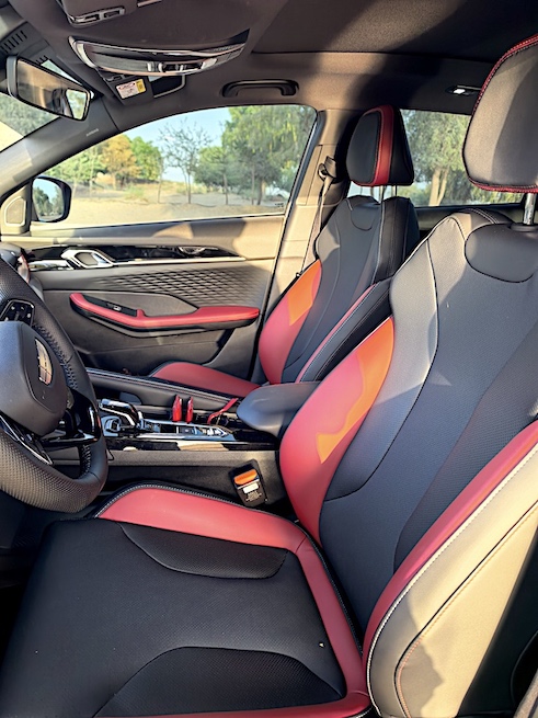 Geely Coolray 2026 seats are sporty and comfortable