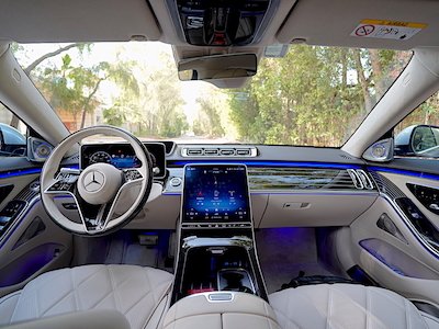 Mercedes Maybach S 680 front cabin