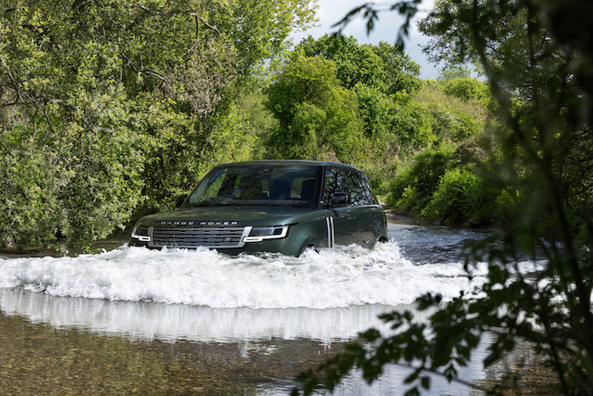 Range Rover wading depth of 900 mm