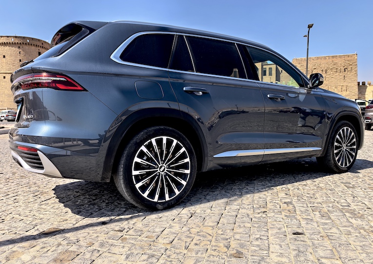 Geely Monjaro Super Hybrid